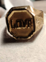 ORNATE 22K GOLD LOVE RING. RARE
