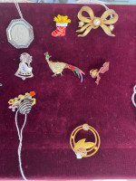 Bundle of 26 Brooch Pins