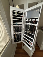Standing Jewelry Mirror Cabinet