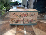 VERY DECORATIVE WOOD JEWELRY BOX WITH OPEN OUT SIDES AND JEWELRY INCLU