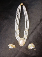 Freshwater Pearl choker with earrings