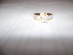 2 CT diamond in 18 CT gold wedding ring