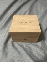 Beautiful hamilton with a pearl color backgroud