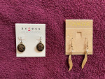 2 Earrings