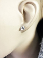 NEW! Authentic GUCCI 18K White Gold 750 Engraved Stud Earrings