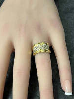 Beautiful 18K Gold and 1 full carat of quality Diamonds Ring