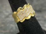 Beautiful 18K Gold and 1 full carat of quality Diamonds Ring