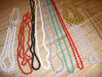 NECKLACE AND BROOCH LOTS
