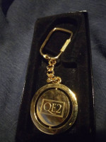Collectible Keychain: Queen Elizabeth 2 Cunard Spin Middle Design