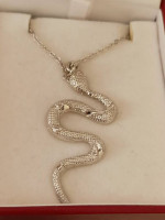LADY'S SNAKE PENDANT 2" W/18" CHAIN