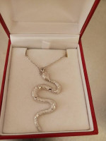 LADY'S SNAKE PENDANT 2" W/18" CHAIN