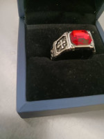 MEN'S SILVER PLATED RING WITH CROSS DESIGN ON SIDES WITH RED STONE
