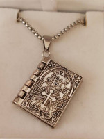 SILVER PLATED "HOLY BIBLE" PENDANT W/26" CHAIN