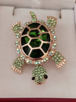 LADY'S "TURTLE" BROOCH GREEN