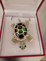 LADY'S "TURTLE" BROOCH GREEN