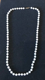 PEARL NECKLACE WITH GOLD CLASP