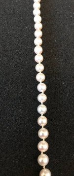 PEARL NECKLACE WITH GOLD CLASP