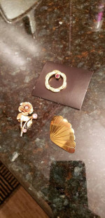 BROOCHES