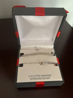 Sterling silver bracelet with 1/10 CTTW Diamond - new in a box