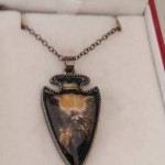 UNISEX ARROWHEAD PENDANT