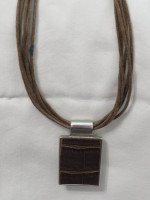 BROWN NECKLACE