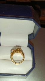 Marked gold cluster ring