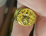 UNISEX RING GOLDTONE FINISH UNIQUE DESIGN