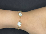 Daisy flower gold chain bracelet with pearl beads