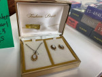 Mother of pearl necklace & earrings