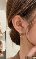 Pluma nativa bunny earrings/ aretes de conejita