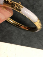 14 Karat Gold Lavendar Jade  Bangle Bracelet For Sale