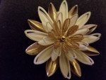 Flower Brooch "WaterLily"