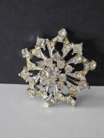 Vtg. rhinestone brooch, snowflake shape