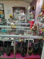 Jewelry /// clothes lots for 1.00.
