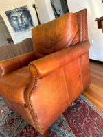 Vintage Living Spaces High End Premium All Leather Sofa Chair Retail: $900