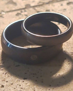 Couples his/her weddingband rings