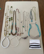 Necklaces, Chokers & Barrette