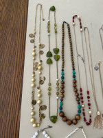 Necklaces, Chokers & Barrette