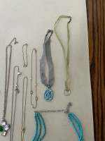 Necklaces, Chokers & Barrette