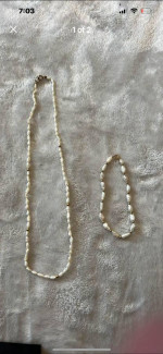 Pearl necklace & bracelet in gift box