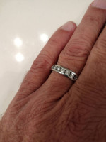 Platinum 1ct total diamonds  wedding or anniversary band