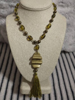 Fashion jewelry statement necklace
