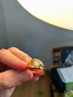 Gold band / diamond ring