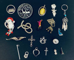 Mixture of 20 brooches and pins