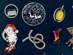 Mixture of 20 brooches and pins