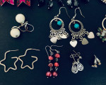 Mixture of 18 pairs various fashion earrings