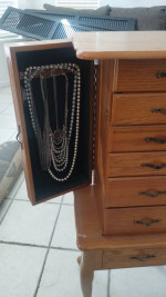 Jewelry box