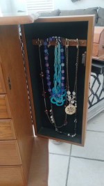 Jewelry box