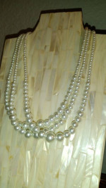 3 Strand pearl or faux pearl necklace