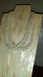 3 Strand pearl or faux pearl necklace